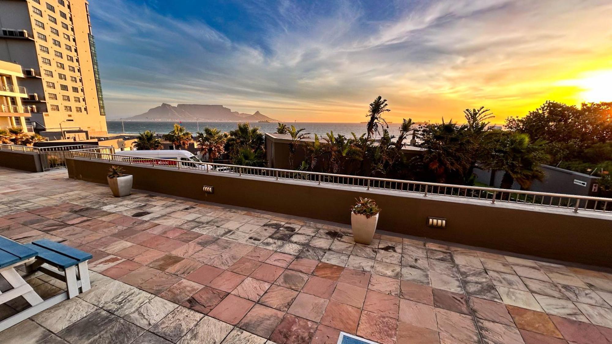Heaven On Earth - Blouberg Beachfront Self-Catering Apartment Bloubergstrand Dış mekan fotoğraf